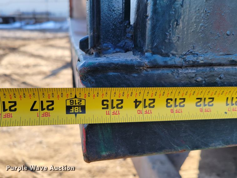 image for item DM8210 1999 GMC C6500  dump truck