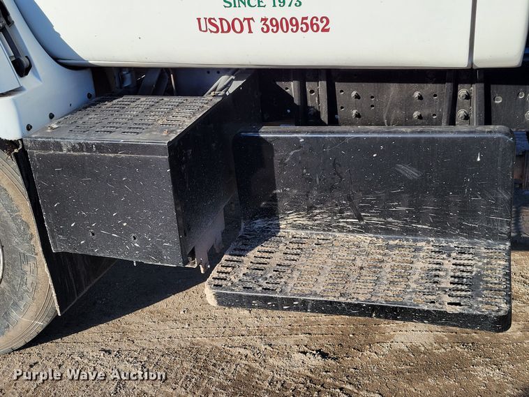 image for item DM8210 1999 GMC C6500  dump truck