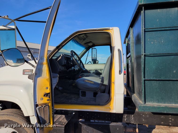 image for item DM8210 1999 GMC C6500  dump truck