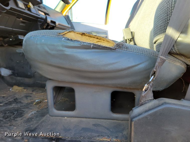 image for item DM8210 1999 GMC C6500  dump truck