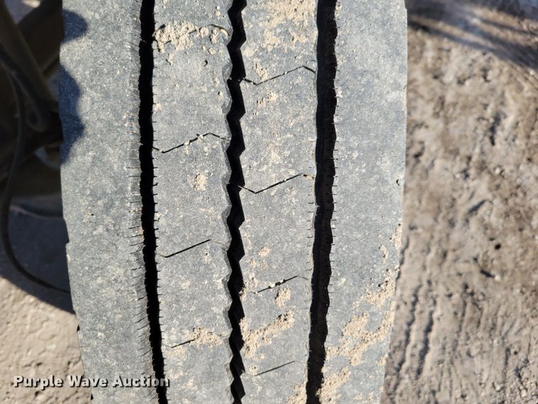 image for item DM8210 1999 GMC C6500  dump truck