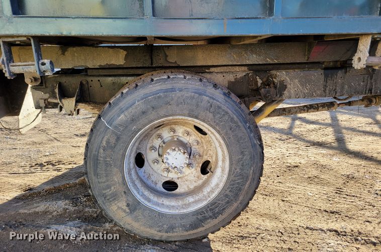 image for item DM8210 1999 GMC C6500  dump truck