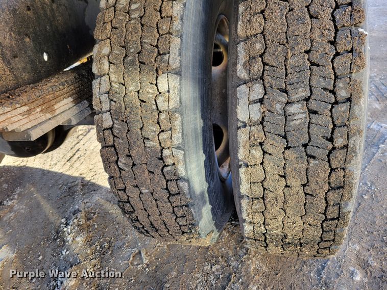 image for item DM8210 1999 GMC C6500  dump truck