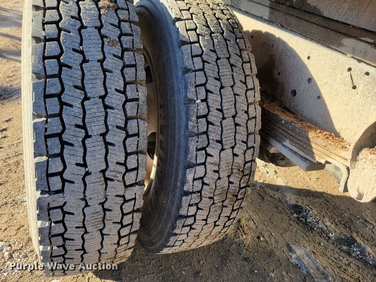 image for item DM8210 1999 GMC C6500  dump truck