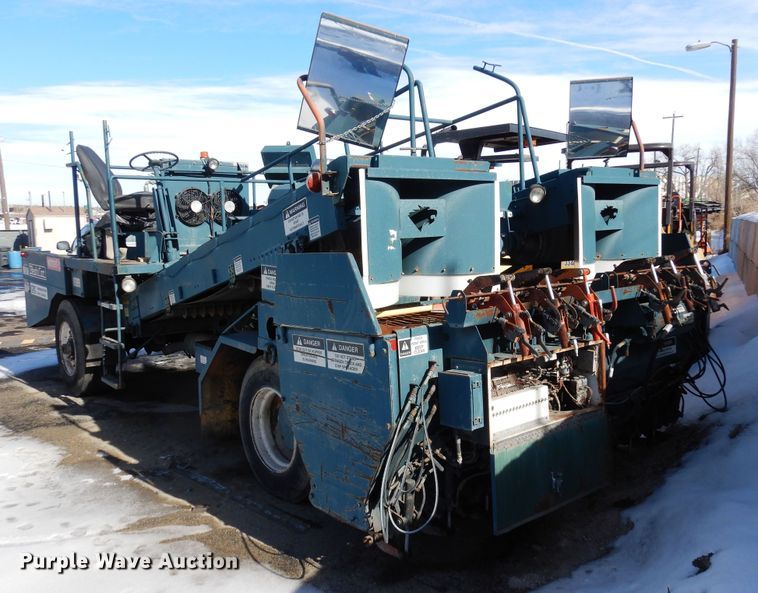 image for item DN6272 1996 Bear Cat 2002  chip spreader