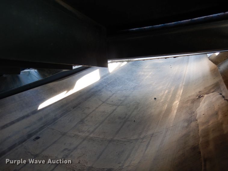 image for item DN6272 1996 Bear Cat 2002  chip spreader