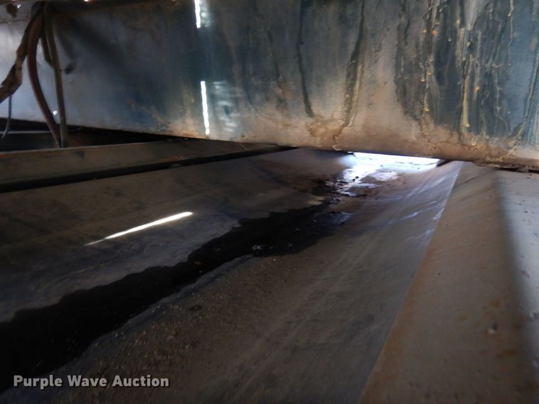 image for item DN6272 1996 Bear Cat 2002  chip spreader