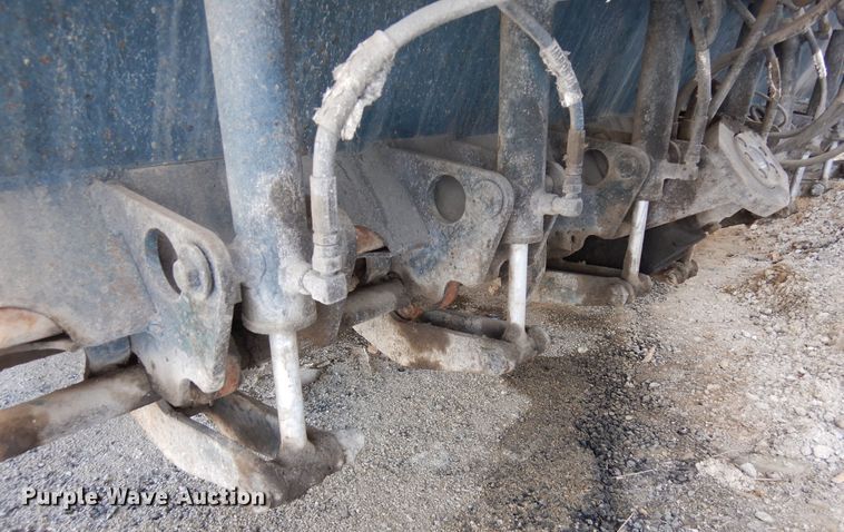 image for item DN6272 1996 Bear Cat 2002  chip spreader