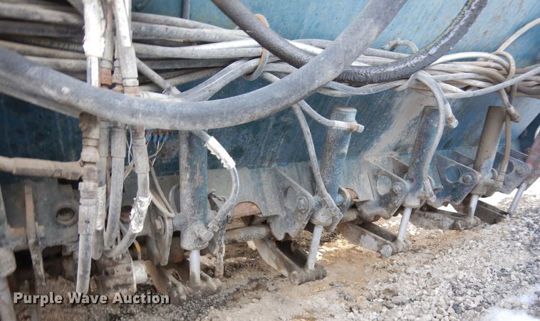 image for item DN6272 1996 Bear Cat 2002  chip spreader