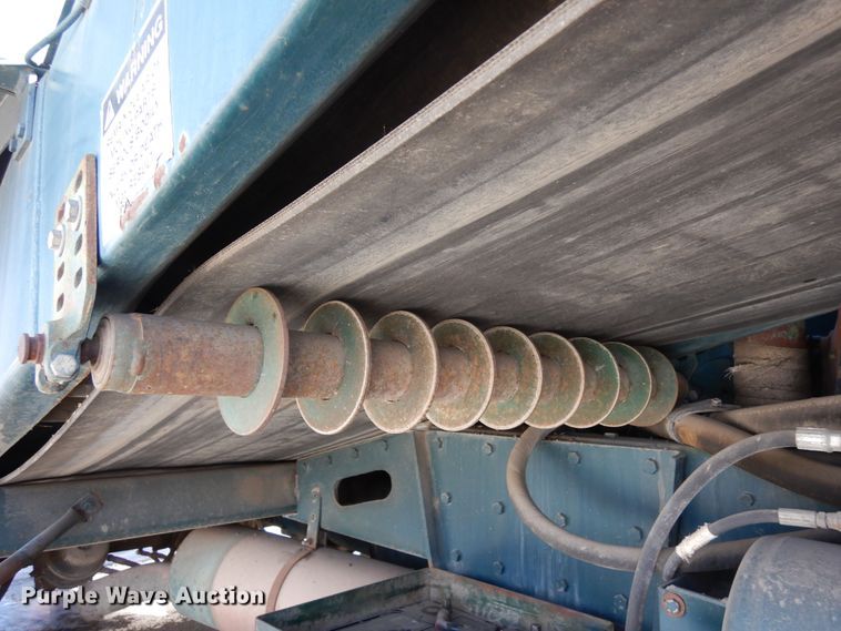 image for item DN6272 1996 Bear Cat 2002  chip spreader