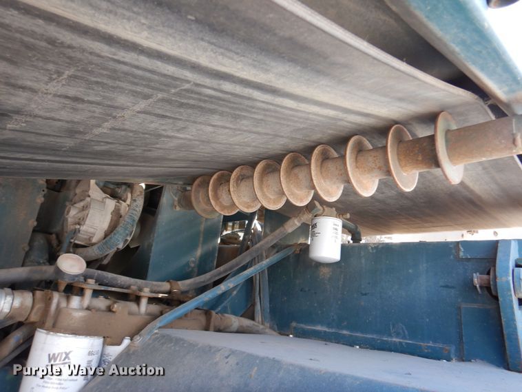 image for item DN6272 1996 Bear Cat 2002  chip spreader