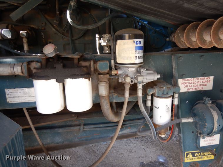 image for item DN6272 1996 Bear Cat 2002  chip spreader