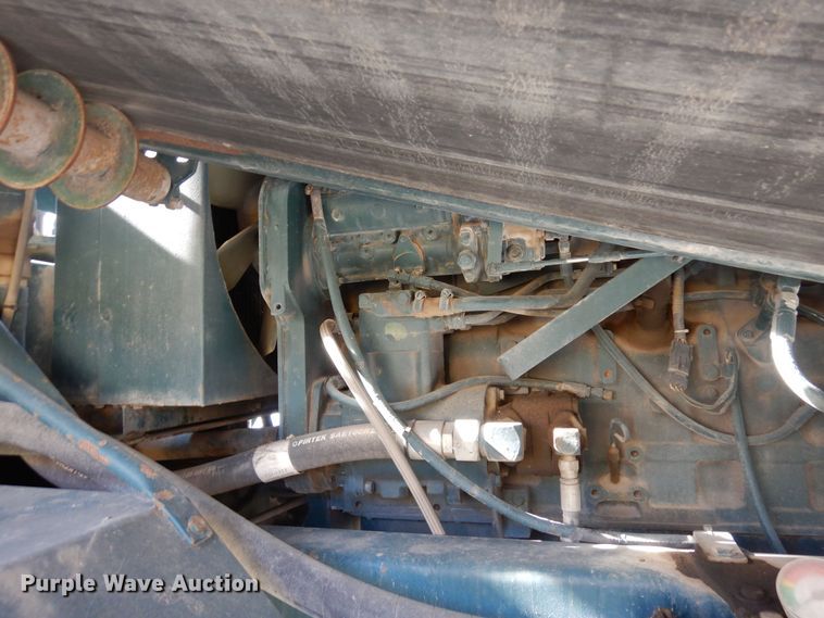 image for item DN6272 1996 Bear Cat 2002  chip spreader