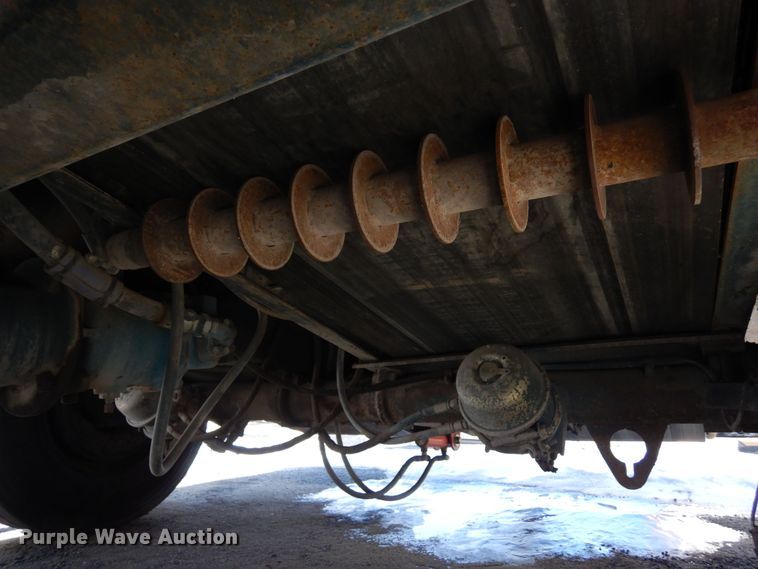 image for item DN6272 1996 Bear Cat 2002  chip spreader