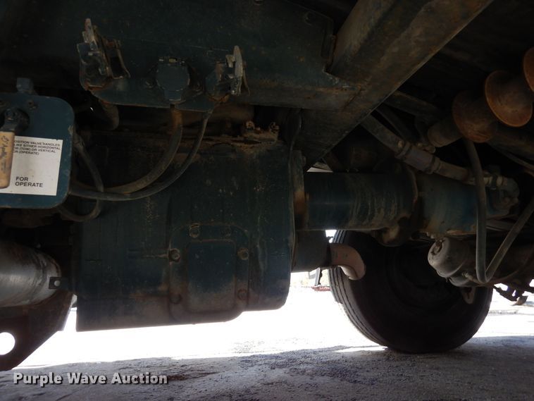 image for item DN6272 1996 Bear Cat 2002  chip spreader