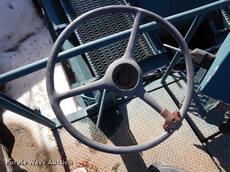 image for item DN6272 1996 Bear Cat 2002  chip spreader