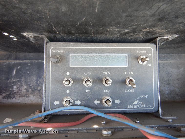 image for item DN6272 1996 Bear Cat 2002  chip spreader