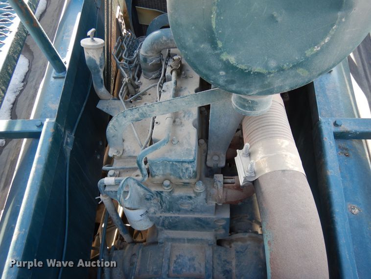 image for item DN6272 1996 Bear Cat 2002  chip spreader