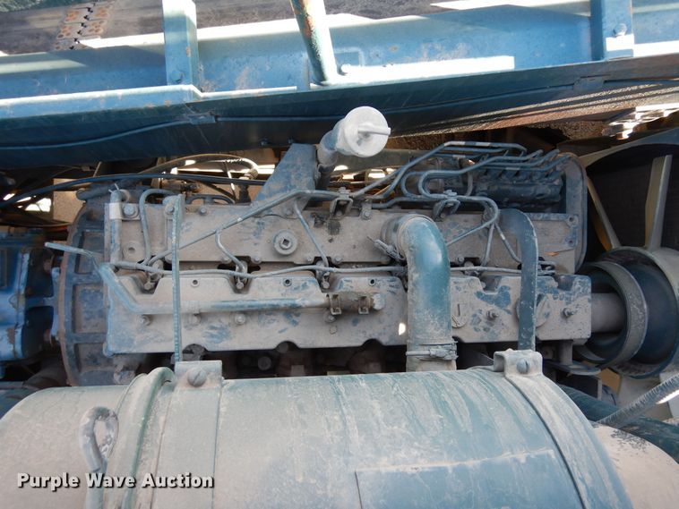 image for item DN6272 1996 Bear Cat 2002  chip spreader