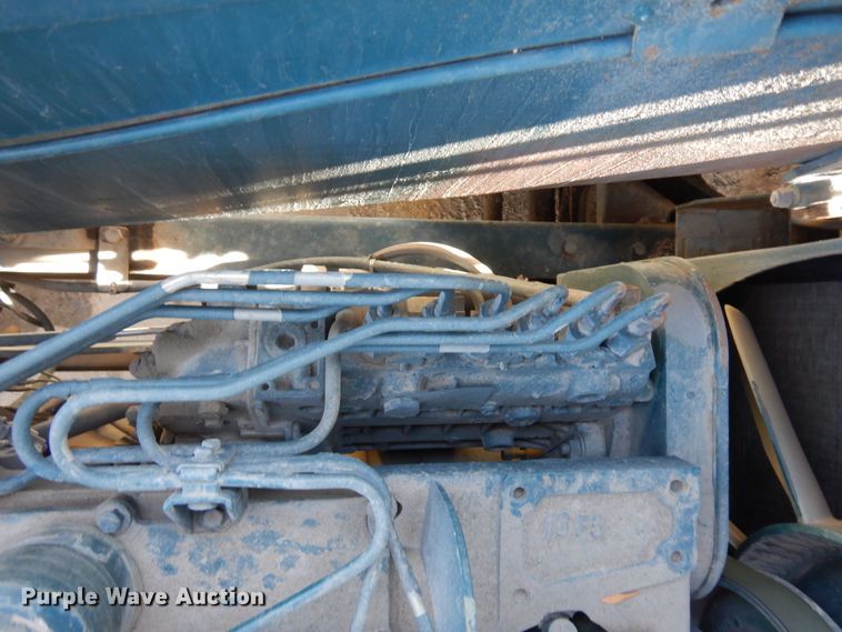 image for item DN6272 1996 Bear Cat 2002  chip spreader