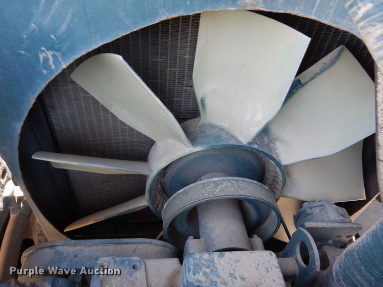 image for item DN6272 1996 Bear Cat 2002  chip spreader