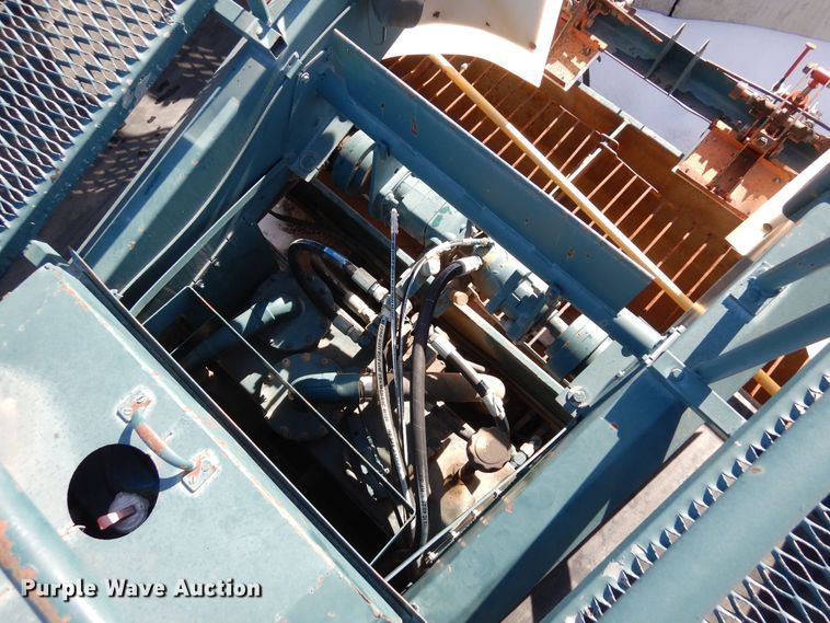 image for item DN6272 1996 Bear Cat 2002  chip spreader