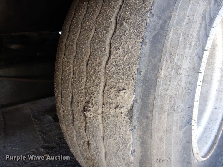 image for item DN6272 1996 Bear Cat 2002  chip spreader