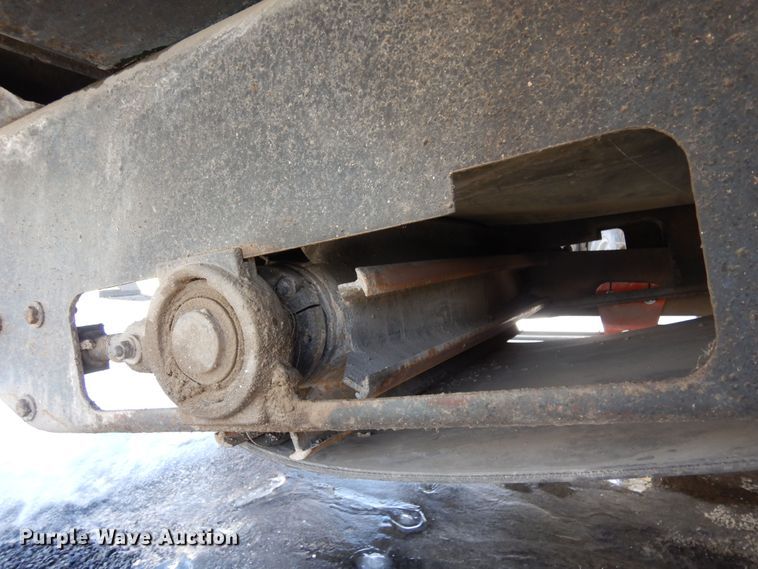 image for item DN6272 1996 Bear Cat 2002  chip spreader