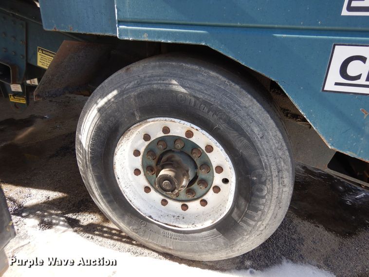 image for item DN6272 1996 Bear Cat 2002  chip spreader