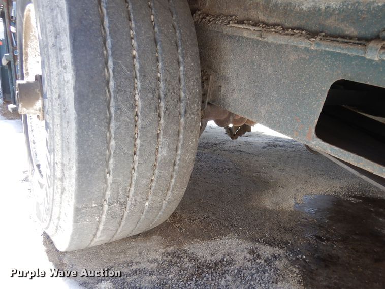 image for item DN6272 1996 Bear Cat 2002  chip spreader