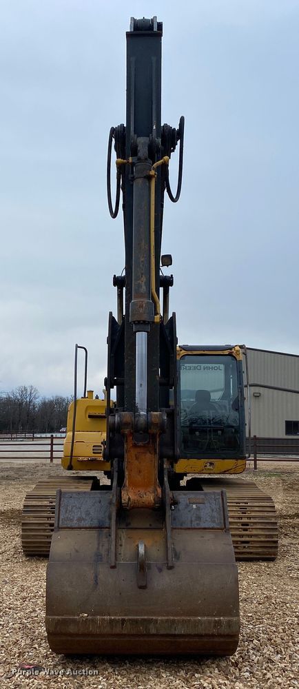 image for item DN8152 2007 John Deere 200D LC  excavator