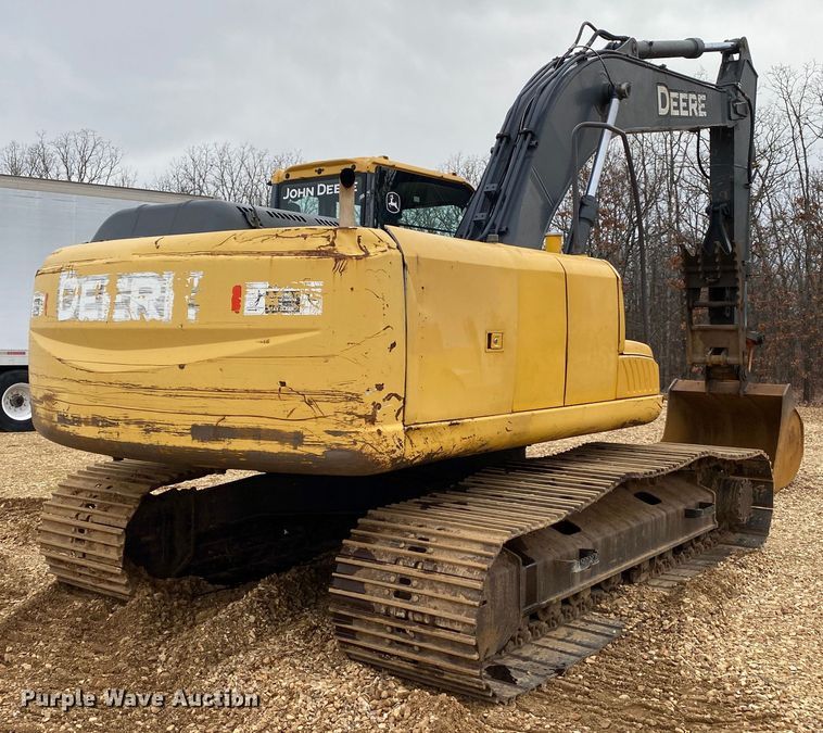 image for item DN8152 2007 John Deere 200D LC  excavator