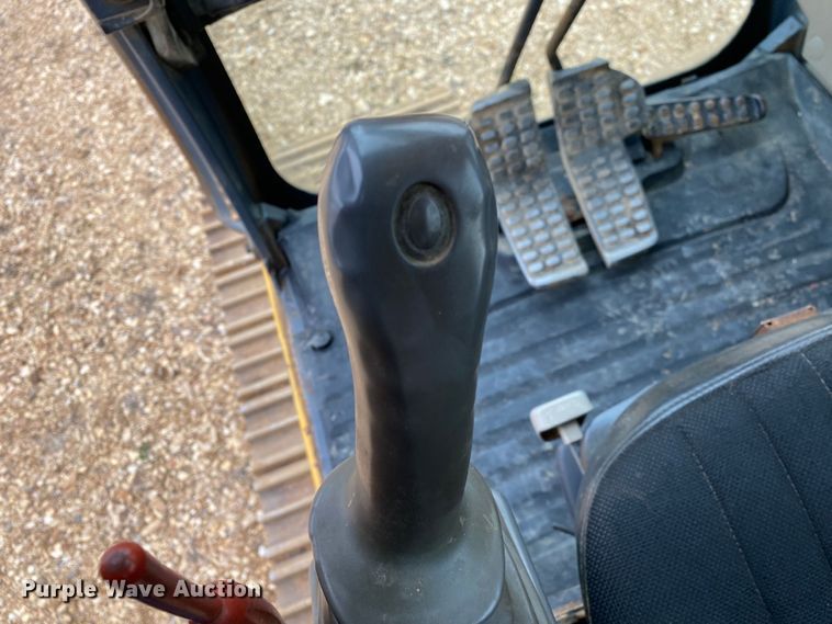 image for item DN8152 2007 John Deere 200D LC  excavator