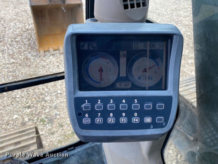 image for item DN8152 2007 John Deere 200D LC  excavator