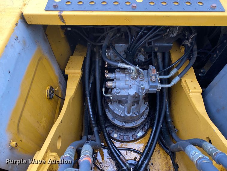 image for item DN8152 2007 John Deere 200D LC  excavator