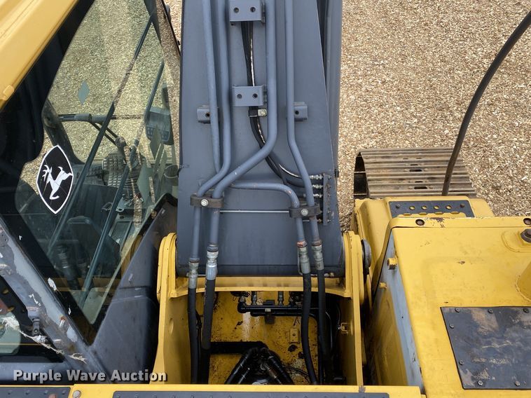 image for item DN8152 2007 John Deere 200D LC  excavator