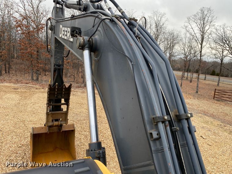 image for item DN8152 2007 John Deere 200D LC  excavator