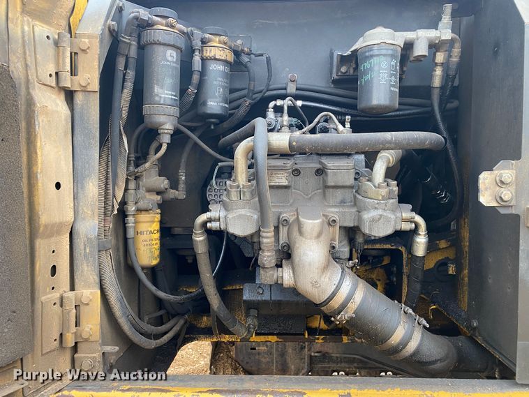 image for item DN8152 2007 John Deere 200D LC  excavator