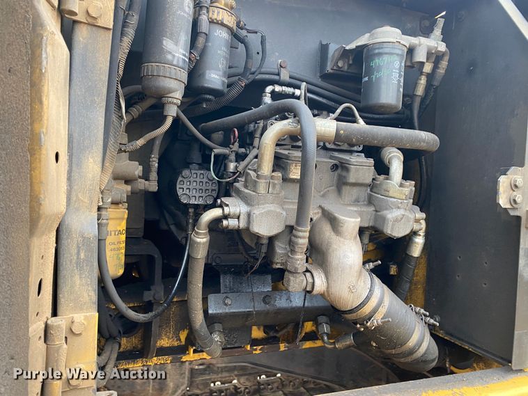 image for item DN8152 2007 John Deere 200D LC  excavator