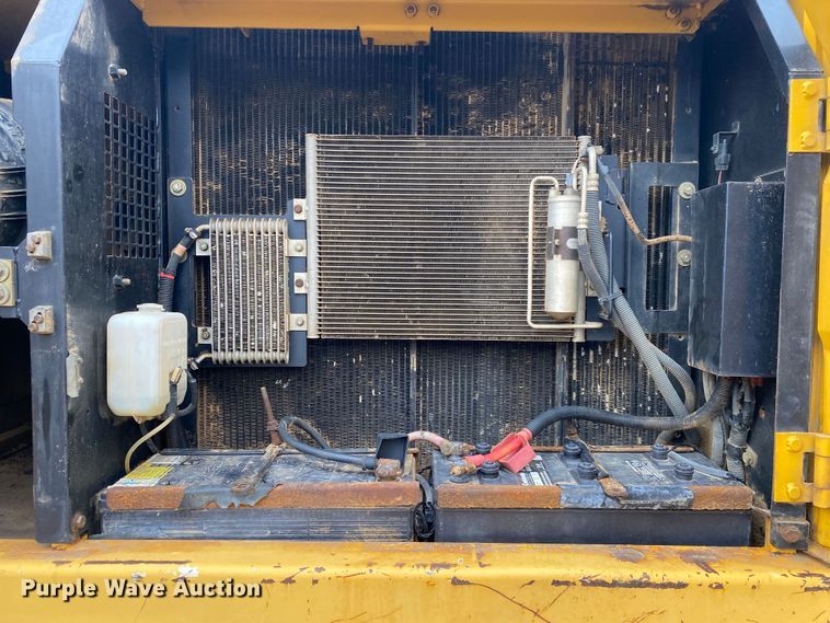 image for item DN8152 2007 John Deere 200D LC  excavator