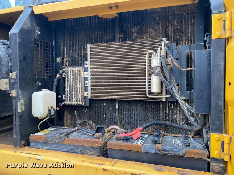 image for item DN8152 2007 John Deere 200D LC  excavator