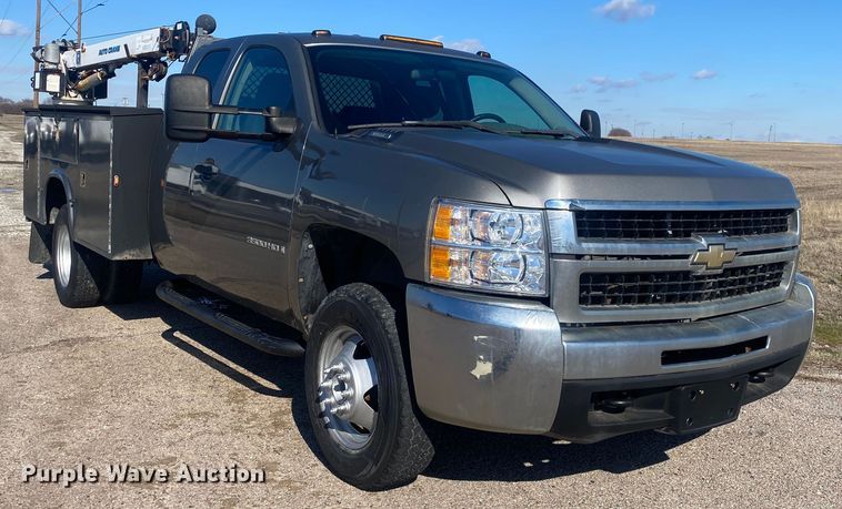 image for item DN8153 2009 Chevrolet Silverado 3500HD  utility bed pickup truck