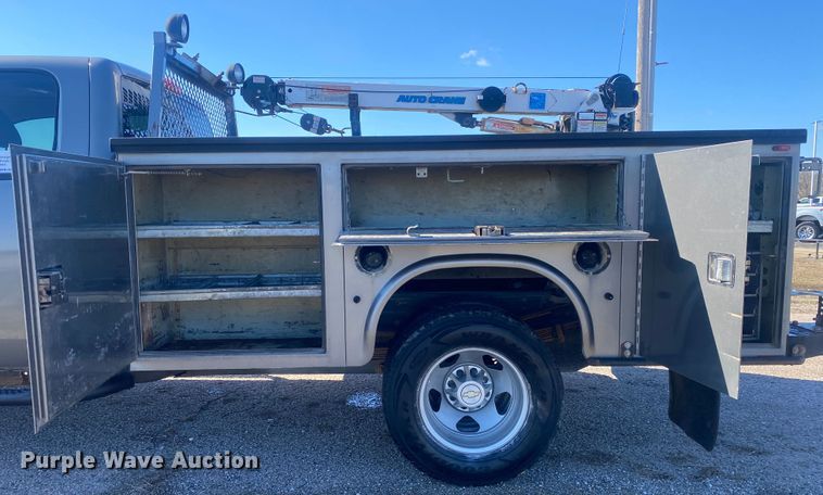 image for item DN8153 2009 Chevrolet Silverado 3500HD  utility bed pickup truck