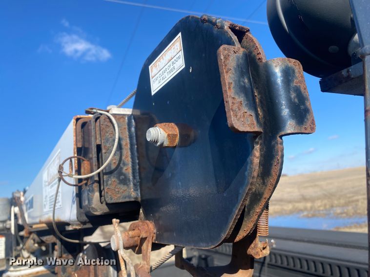 image for item DN8153 2009 Chevrolet Silverado 3500HD  utility bed pickup truck