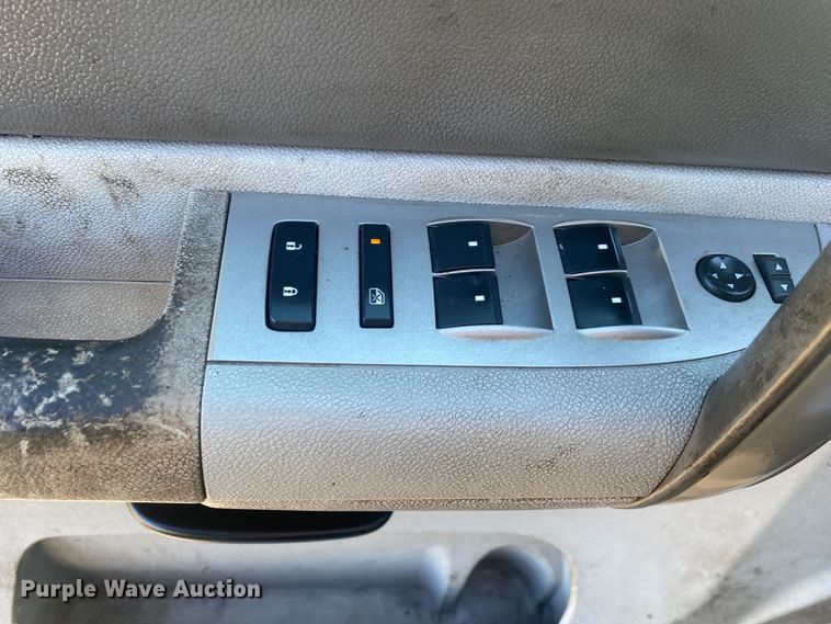 image for item DN8153 2009 Chevrolet Silverado 3500HD  utility bed pickup truck