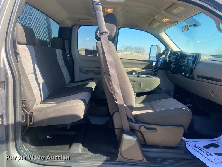 image for item DN8153 2009 Chevrolet Silverado 3500HD  utility bed pickup truck