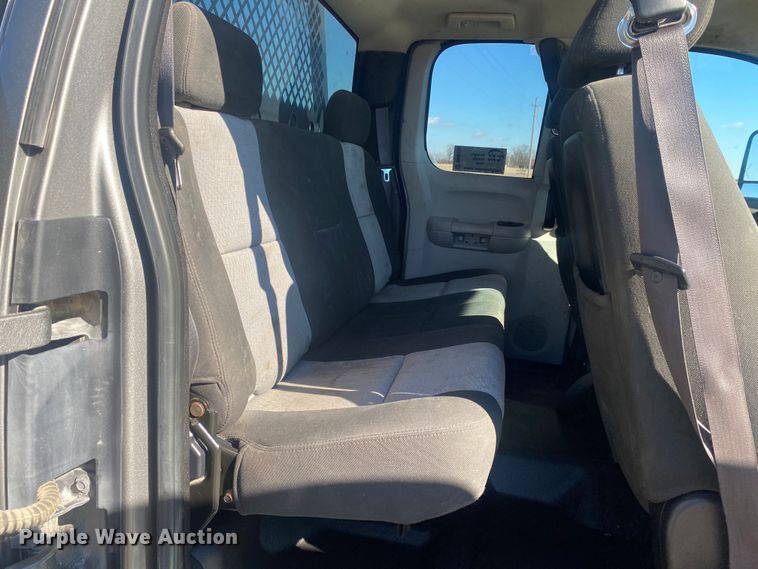 image for item DN8153 2009 Chevrolet Silverado 3500HD  utility bed pickup truck