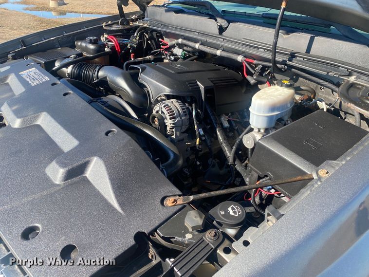 image for item DN8153 2009 Chevrolet Silverado 3500HD  utility bed pickup truck