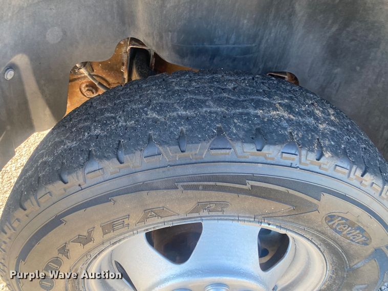 image for item DN8153 2009 Chevrolet Silverado 3500HD  utility bed pickup truck