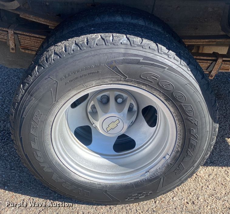 image for item DN8153 2009 Chevrolet Silverado 3500HD  utility bed pickup truck